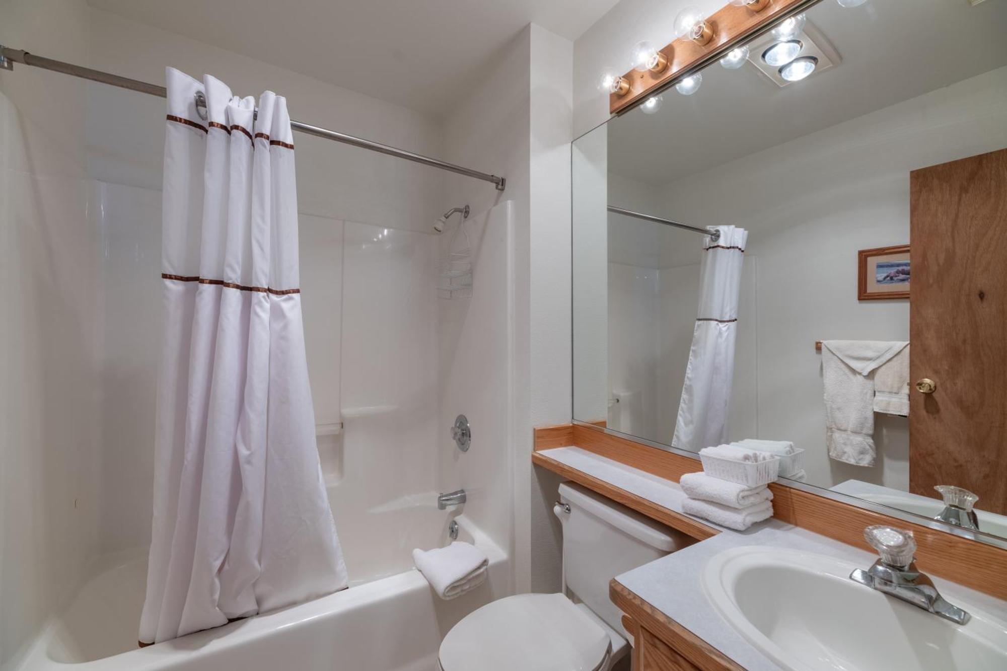 Pend Oreille Shores Resort Hope Bagian luar foto